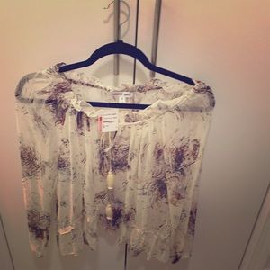 Elizabeth and James top